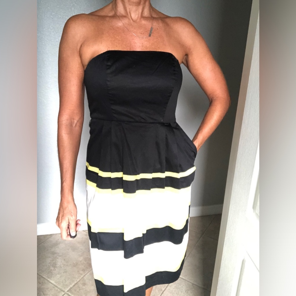 B/W yellow strapless dress with pockets